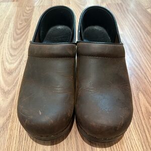 Dansko Pro in Antique Brown size 38